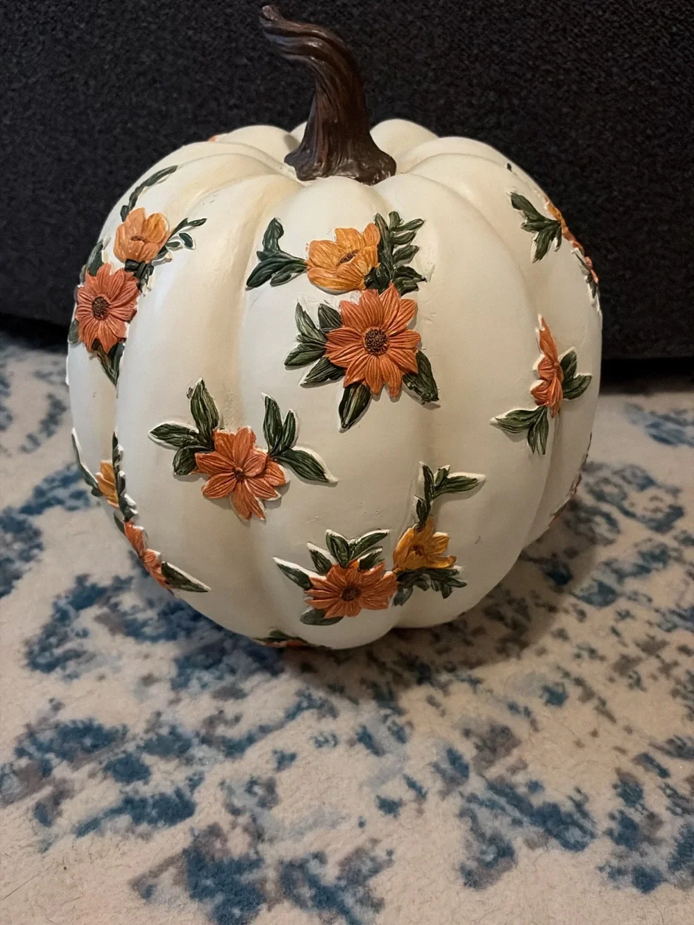 White Floral Pumpkin Décor with Orange Flowers